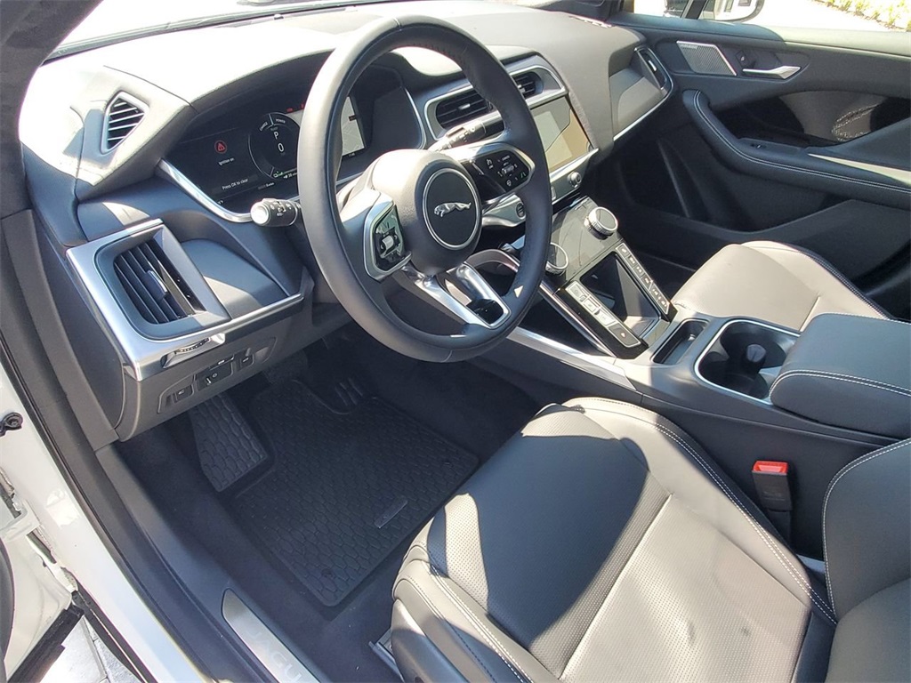 2024 Jaguar I-PACE EV400 HSE photo 2
