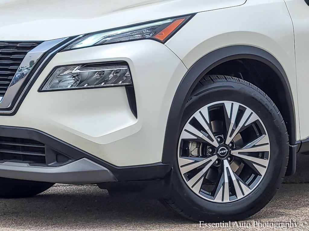 2022 Nissan Rogue SV photo 2