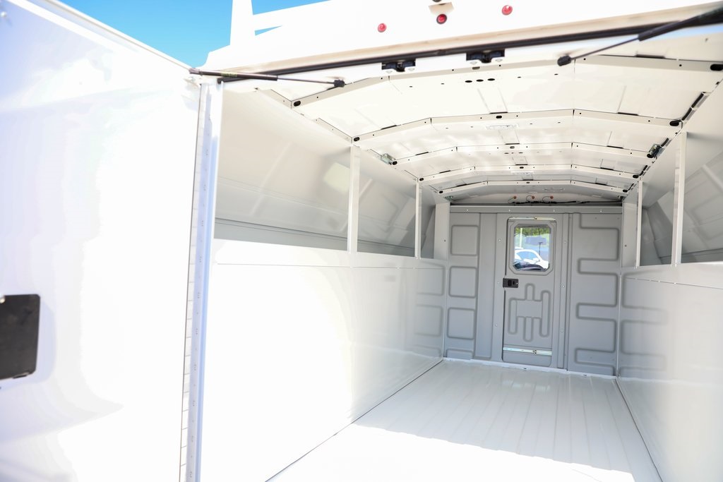 2025 Ford E-350 photo 18