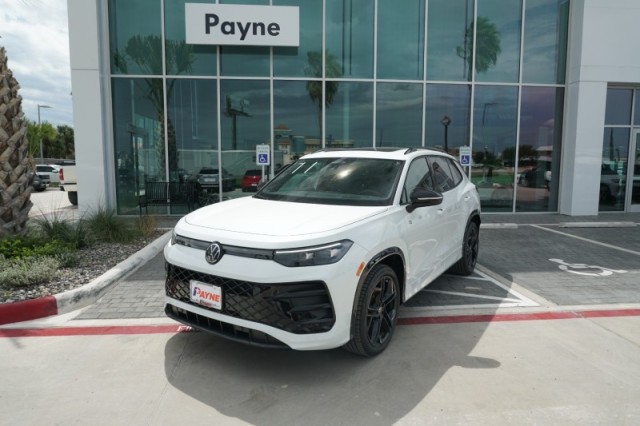 2026 Volkswagen Tiguan SE R-LINE BLACK's photo