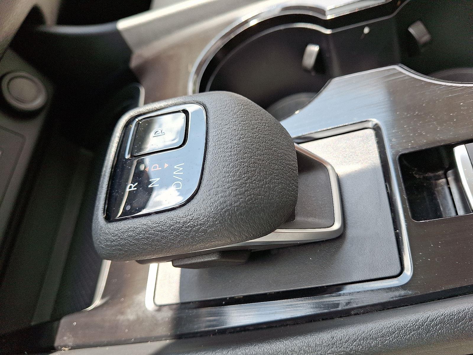 2022 Nissan Rogue SV photo 15