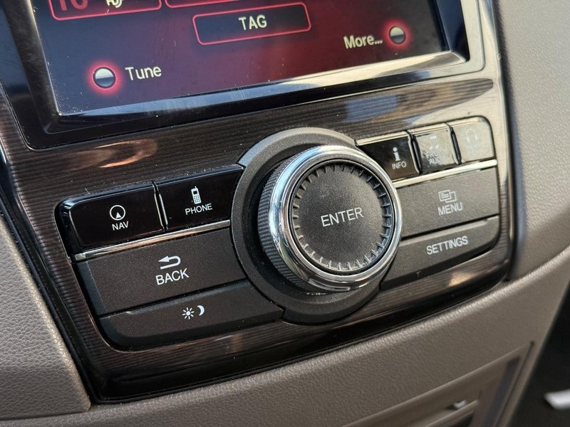 2016 Honda Odyssey Touring photo 28