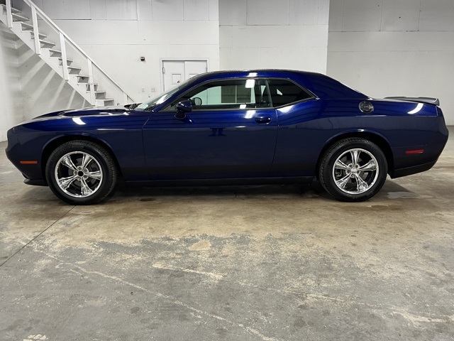 2017 Dodge Challenger SXT photo 4