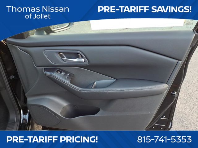 2026 Nissan Rogue SV photo 18