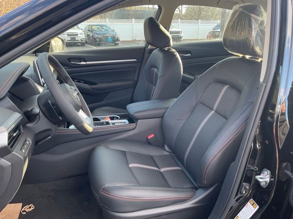 2025 Nissan Altima 2.5 SR photo 11