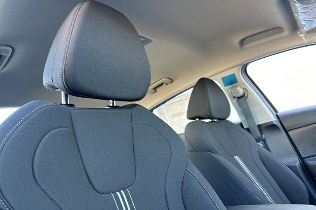 2025 Hyundai Elantra Blue SEL Sport photo 16