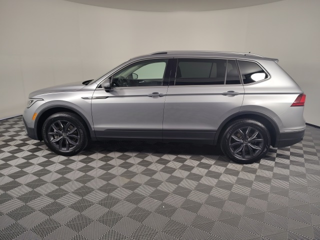 2024 Volkswagen Tiguan SE Wolfsburg Edition photo 2