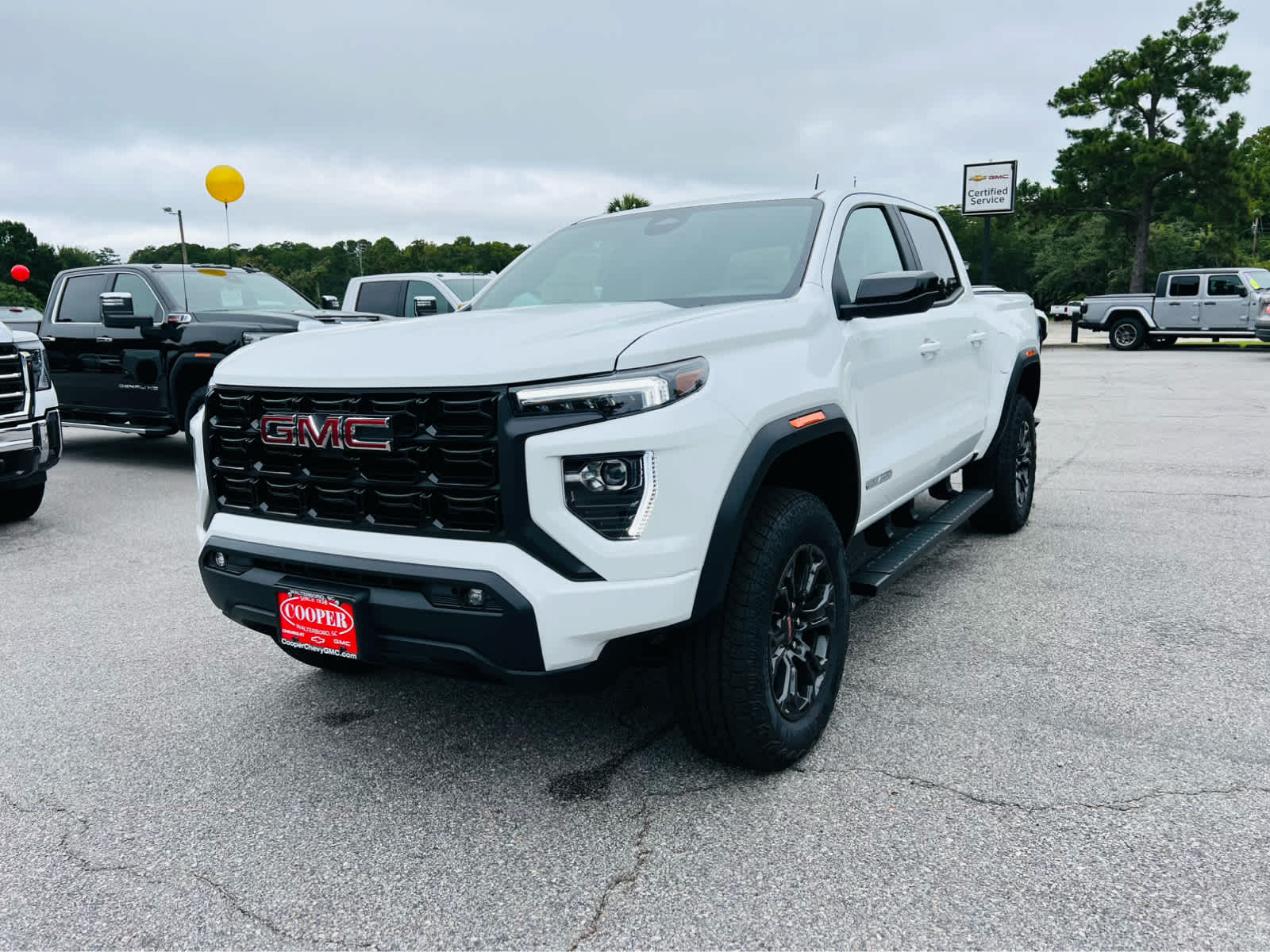 2025 GMC Canyon Elevation's photo