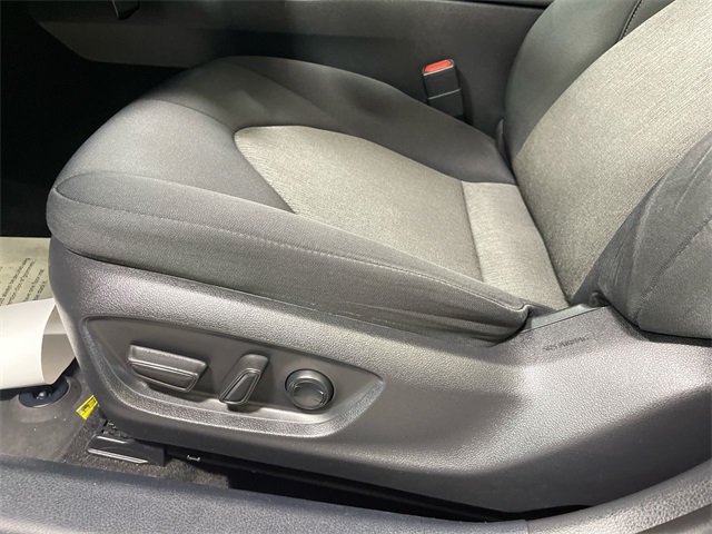 2021 Toyota Camry LE photo 12