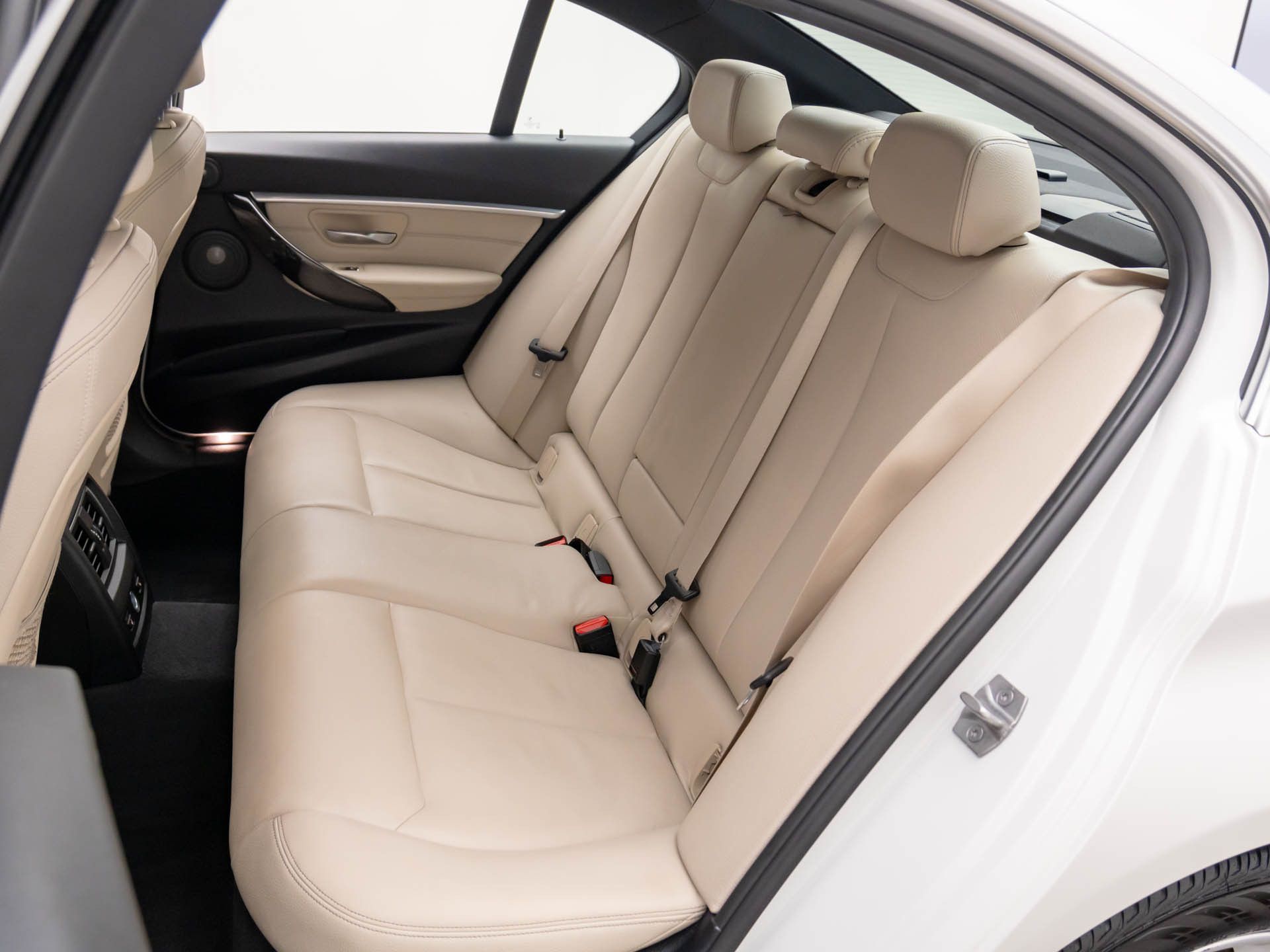 2017 Bmw 330e 3-Series photo 16