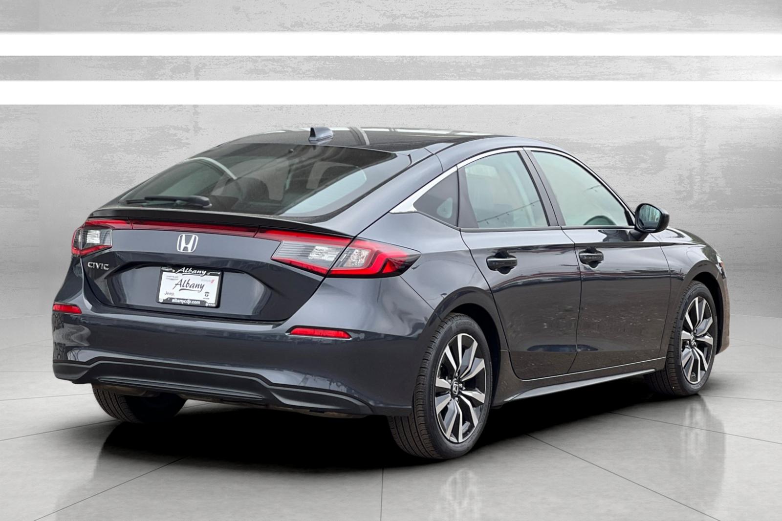 2024 Honda Civic Hatchback EX-L photo 2