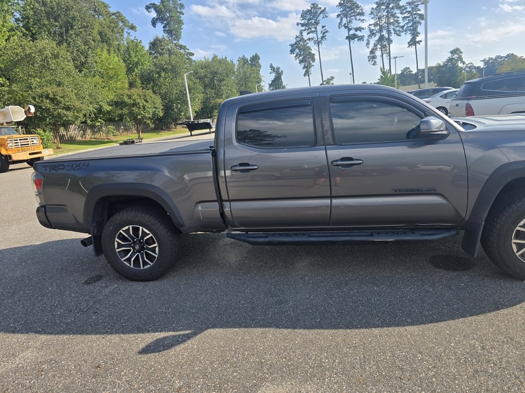 2021 Toyota Tacoma TRD Sport photo 2