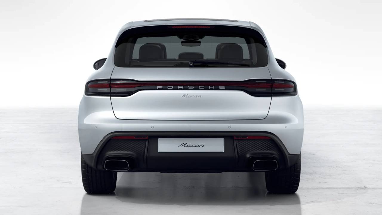 2026 Porsche Macan T photo 8