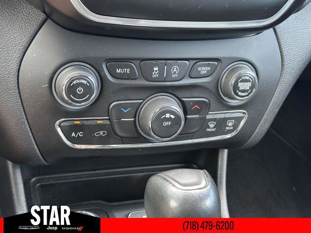 2021 Jeep Cherokee Latitude Lux photo 24