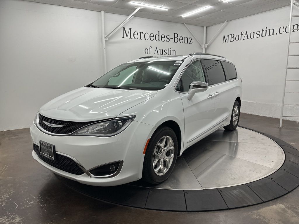 2019 Chrysler Pacifica Limited photo 3