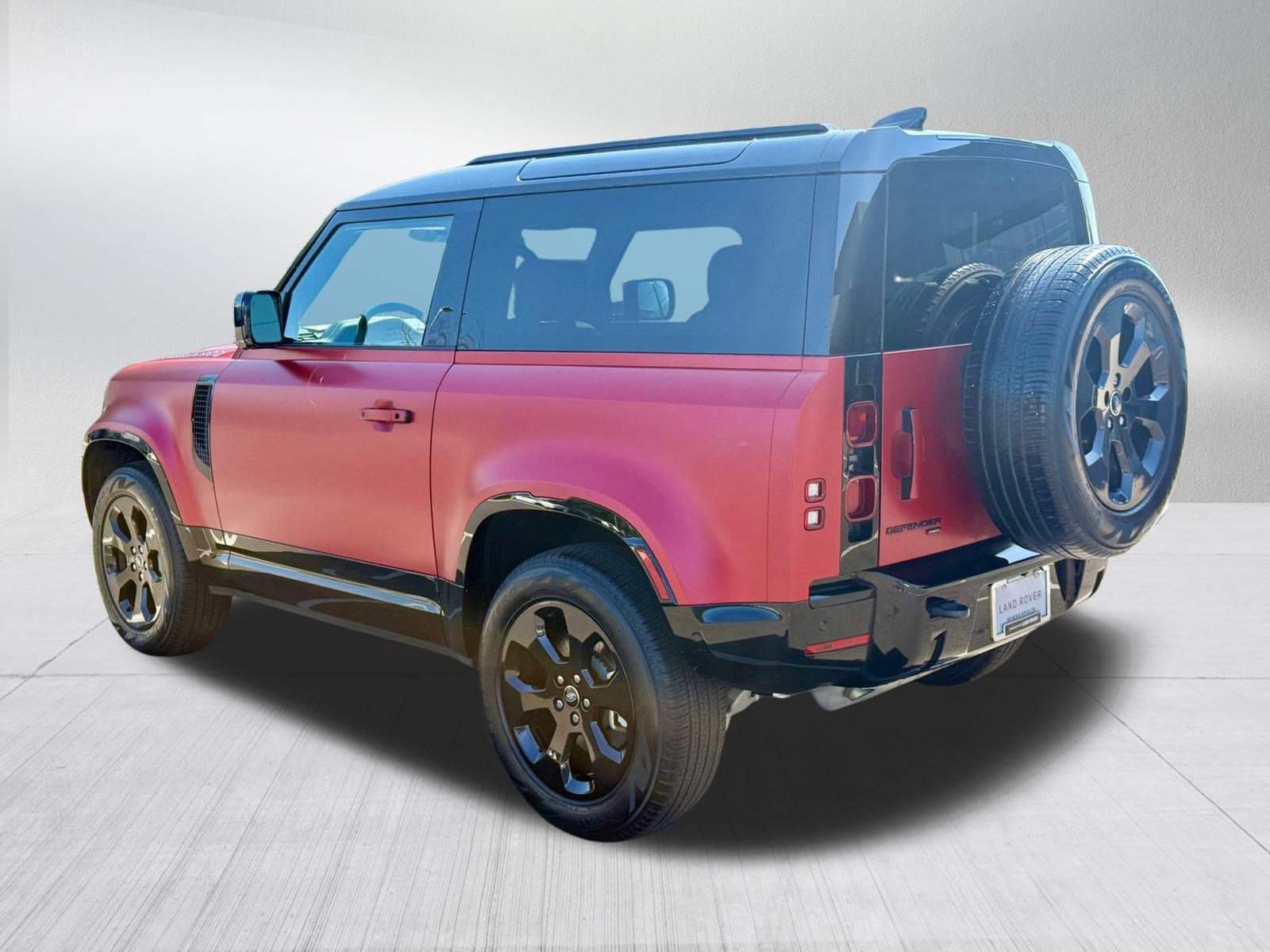 2022 Land Rover Defender X-Dynamic HSE photo 2