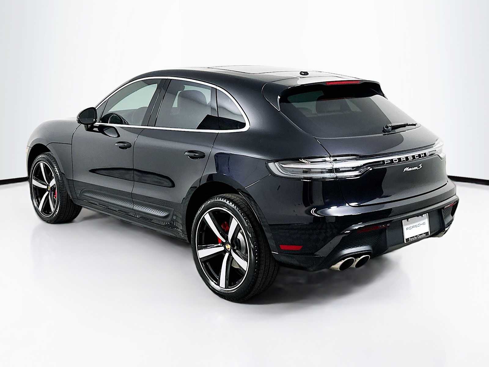 2025 Porsche Macan S photo 3