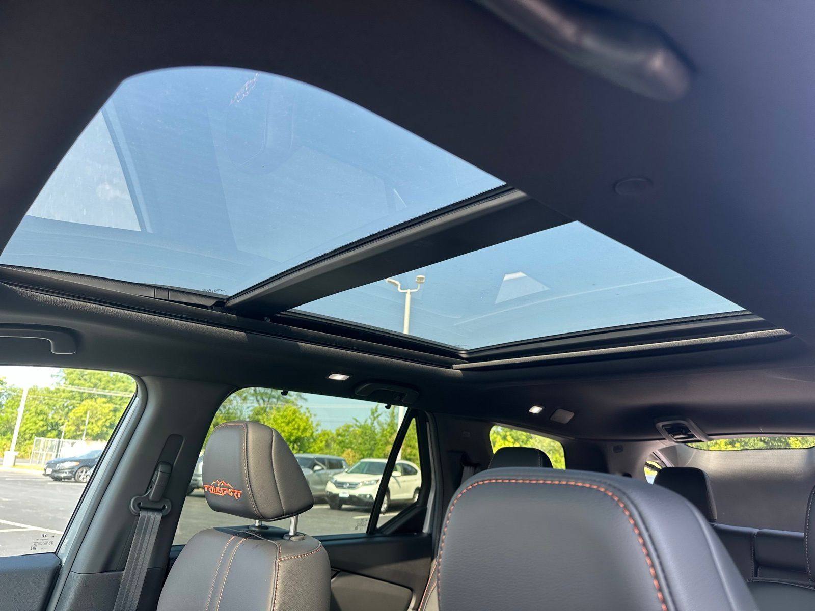 2025 Honda Pilot TrailSport photo 16