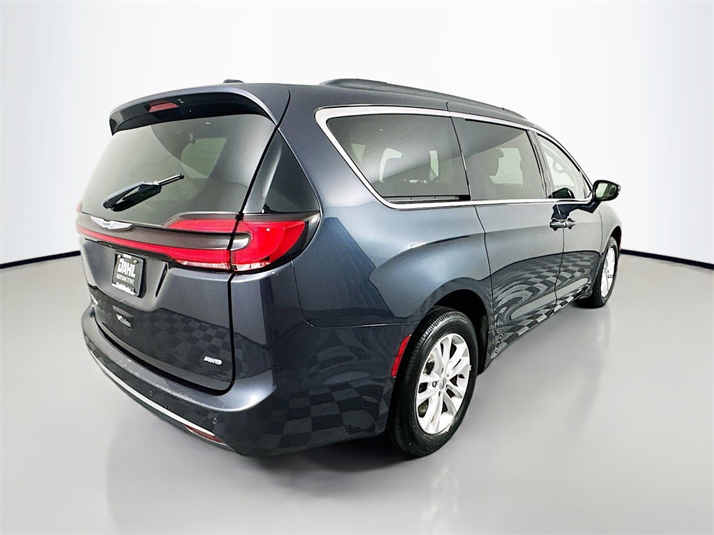 2021 Chrysler Pacifica Touring photo 12