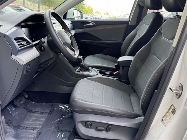 2024 Volkswagen Taos SE photo 13