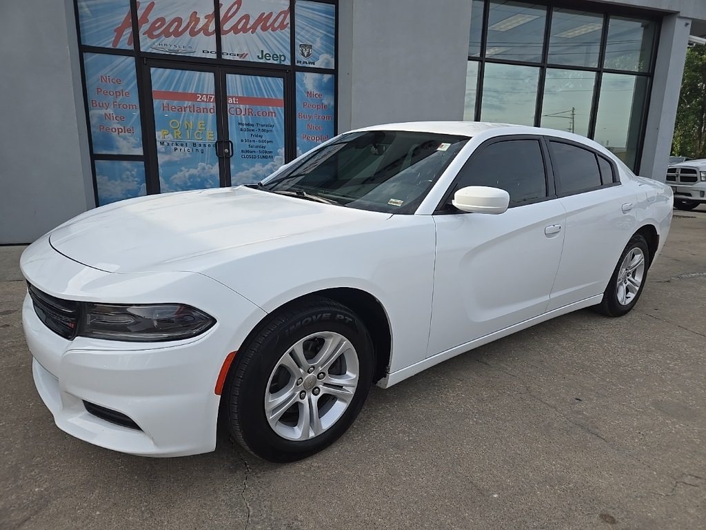 Used 2018 Dodge Charger SXT with VIN 2C3CDXBG4JH236916 for sale in Kansas City