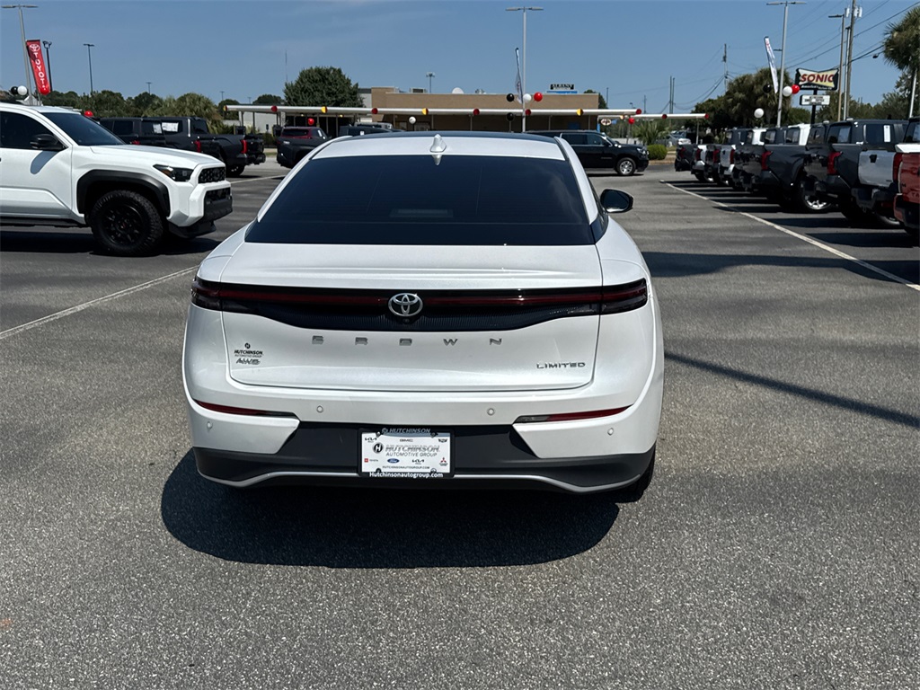 2023 Toyota Crown Limited photo 4