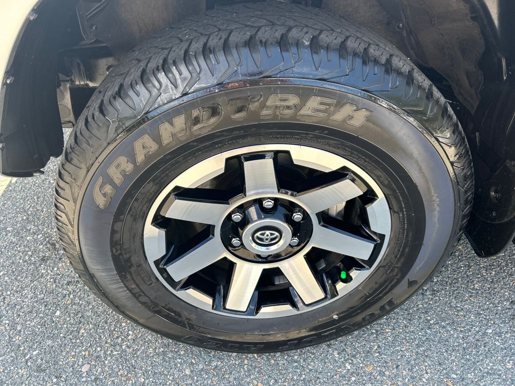 2024 Toyota 4Runner TRD Off-Road photo 14