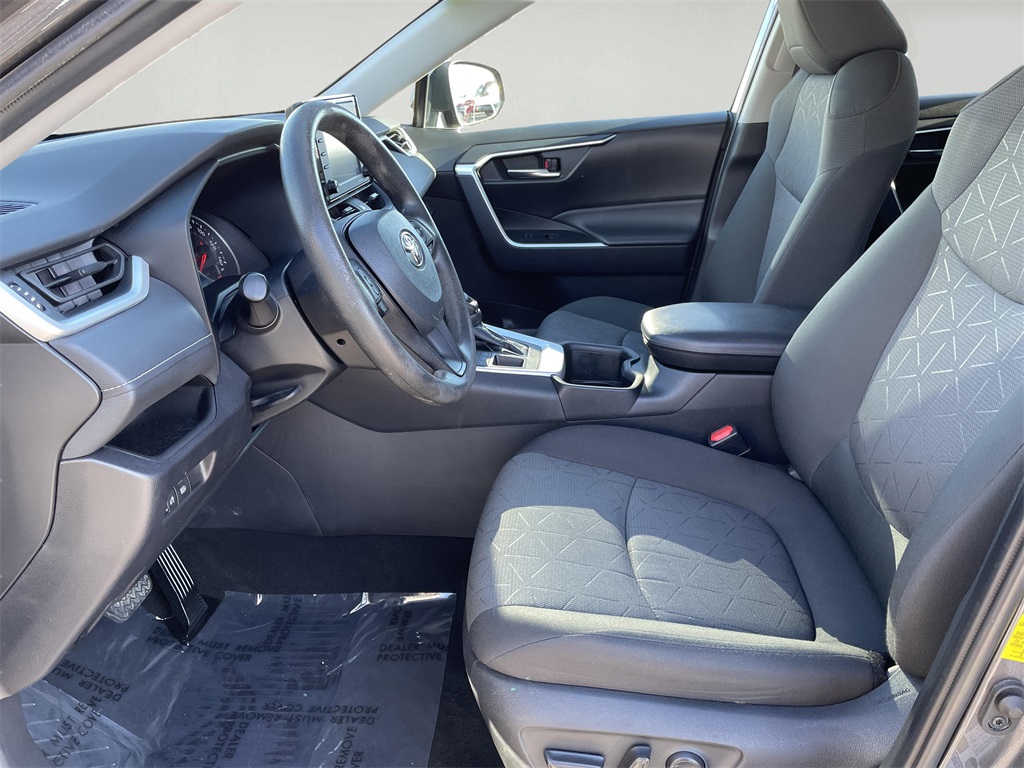 2022 Toyota RAV4 XLE photo 14