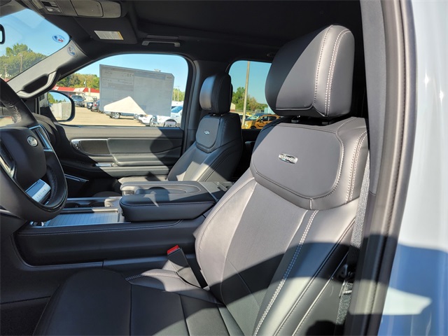 2025 Ford Expedition Platinum MAX photo 12