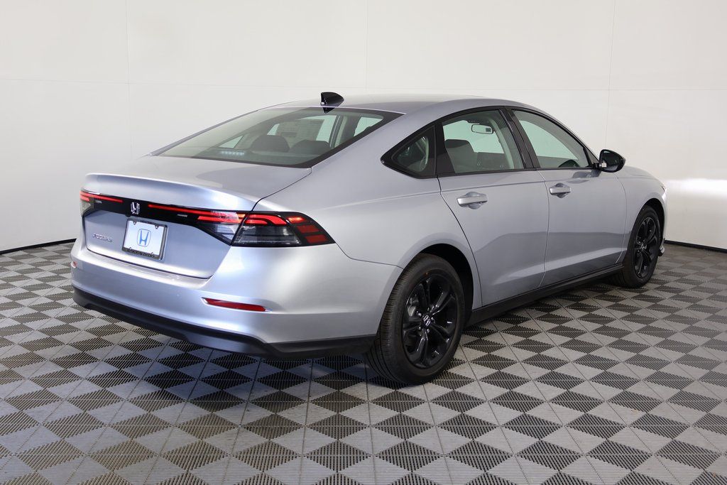2025 Honda Accord 1.5T SE photo 2