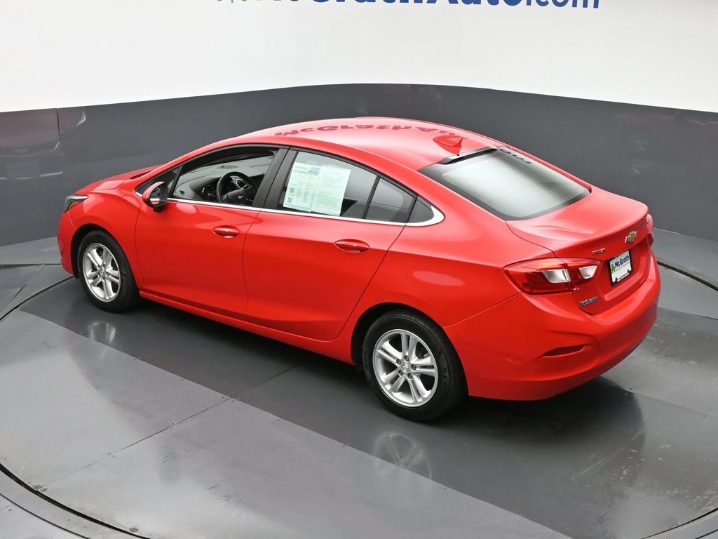 2017 Chevrolet Cruze LT photo 17
