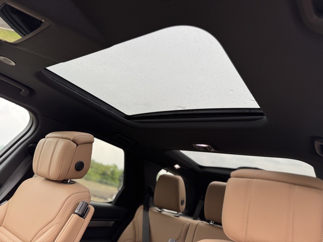 2025 Land Rover Discovery SE photo 13