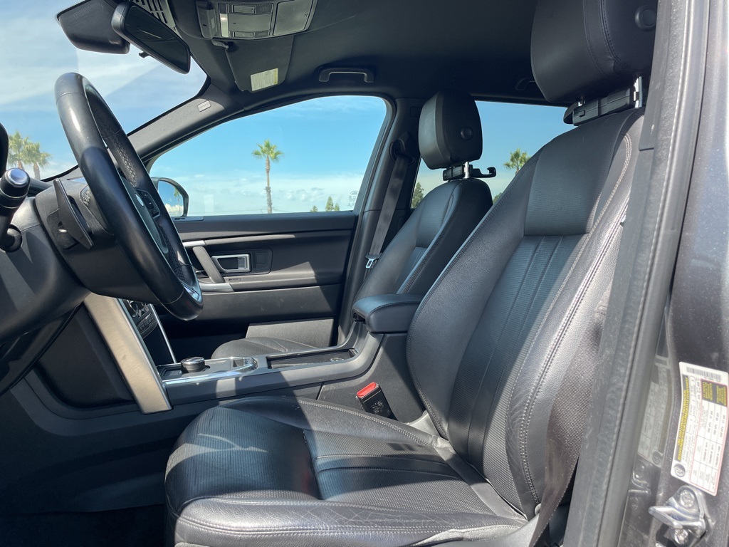 2019 Land Rover Discovery Sport SE photo 7