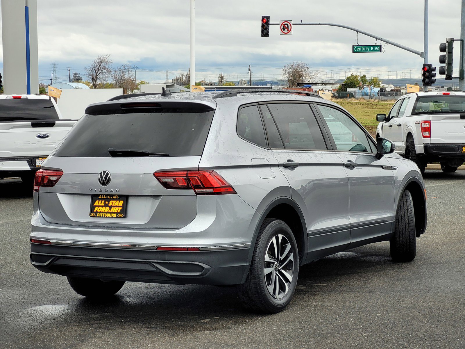 2022 Volkswagen Tiguan S photo 3
