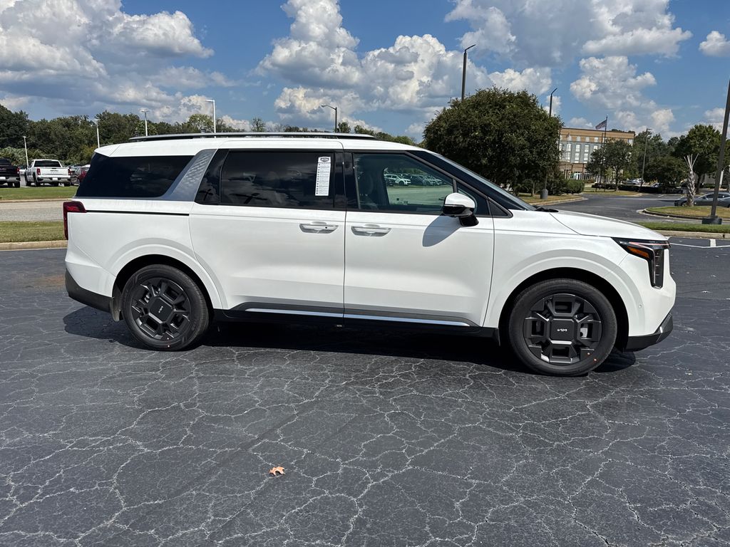 2026 Kia Carnival SX photo 2