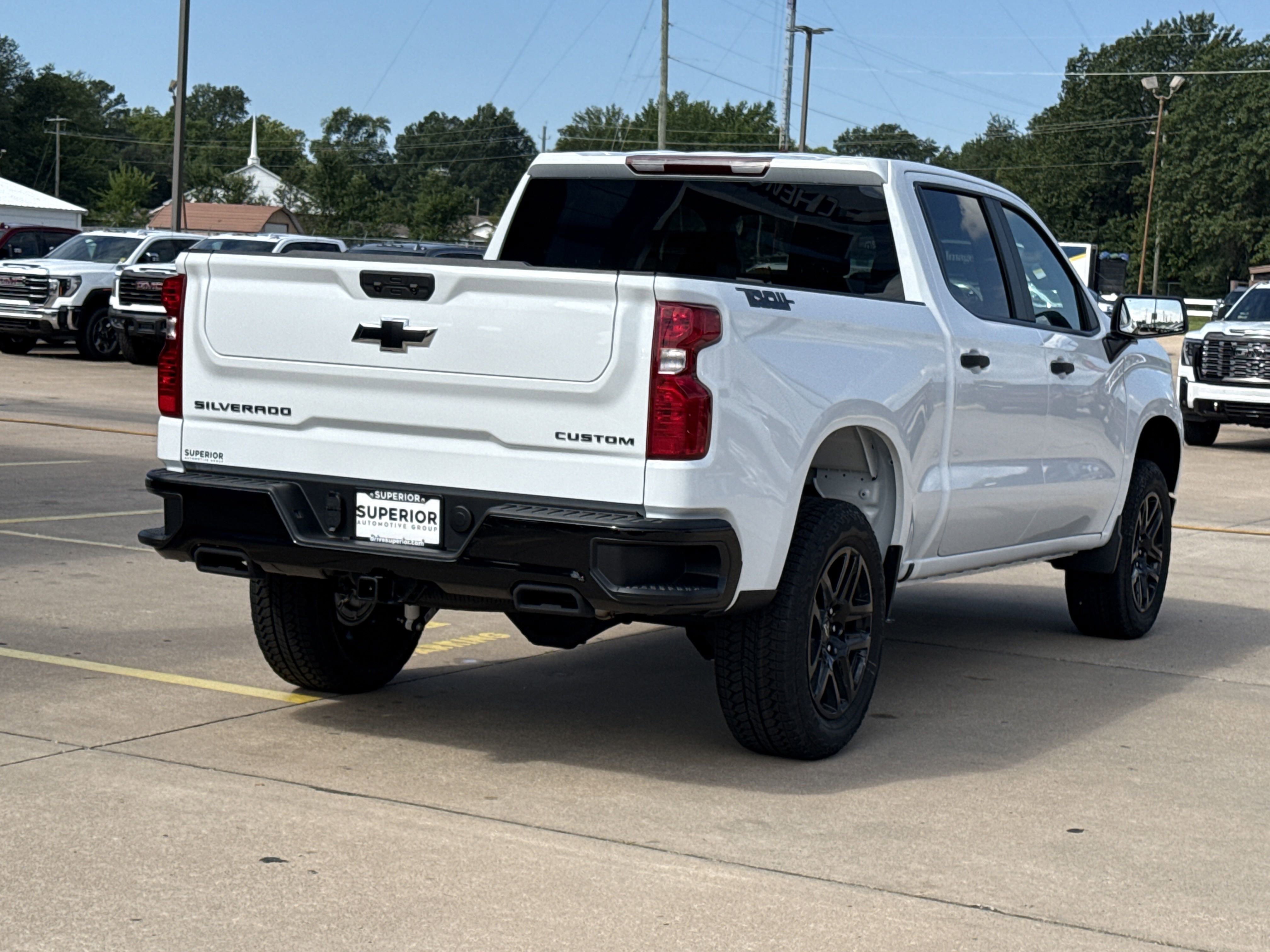 2025 Chevrolet Silverado 1500 Custom Trail Boss photo 3