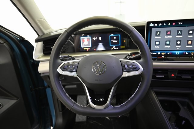 2025 Volkswagen Tiguan SE photo 3
