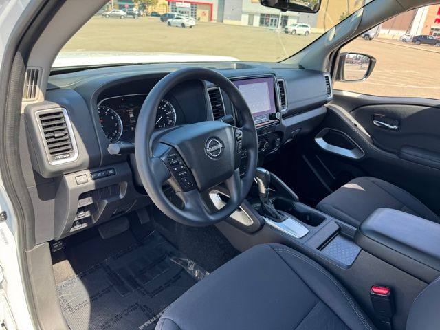 2022 Nissan Frontier SV photo 6