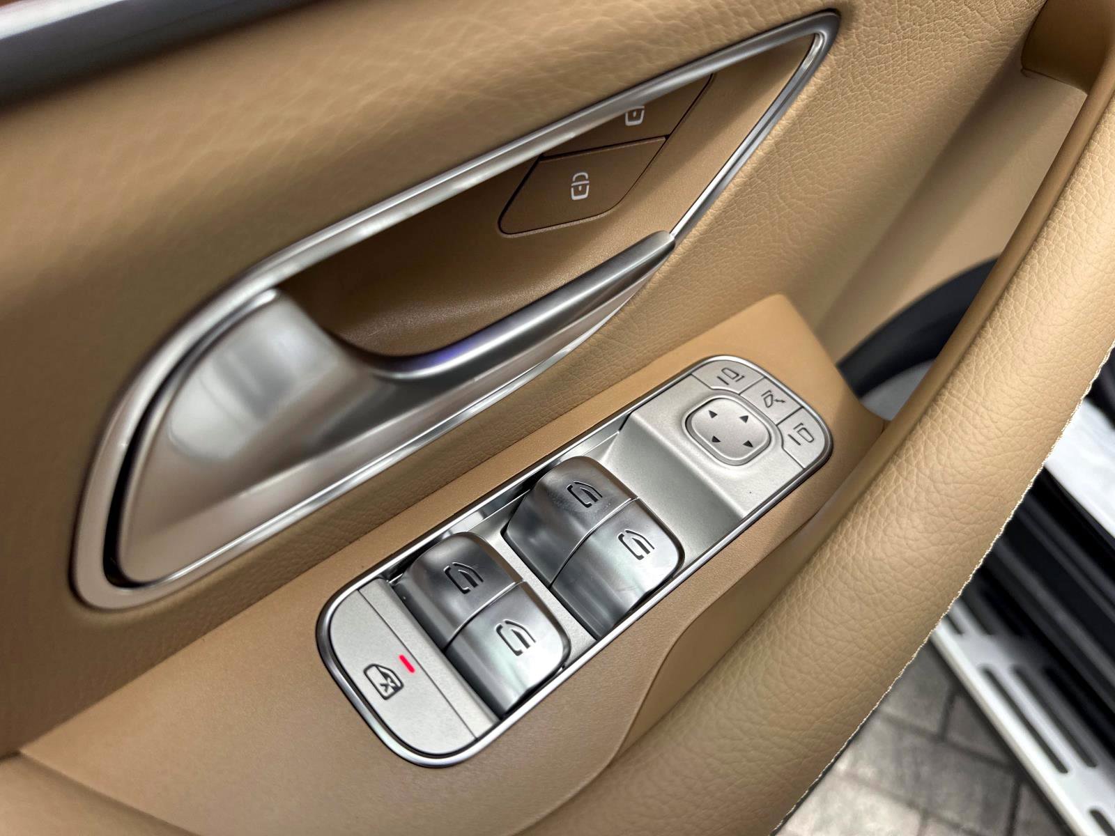 2026 Mercedes Benz GLS 450 4MATIC photo 12