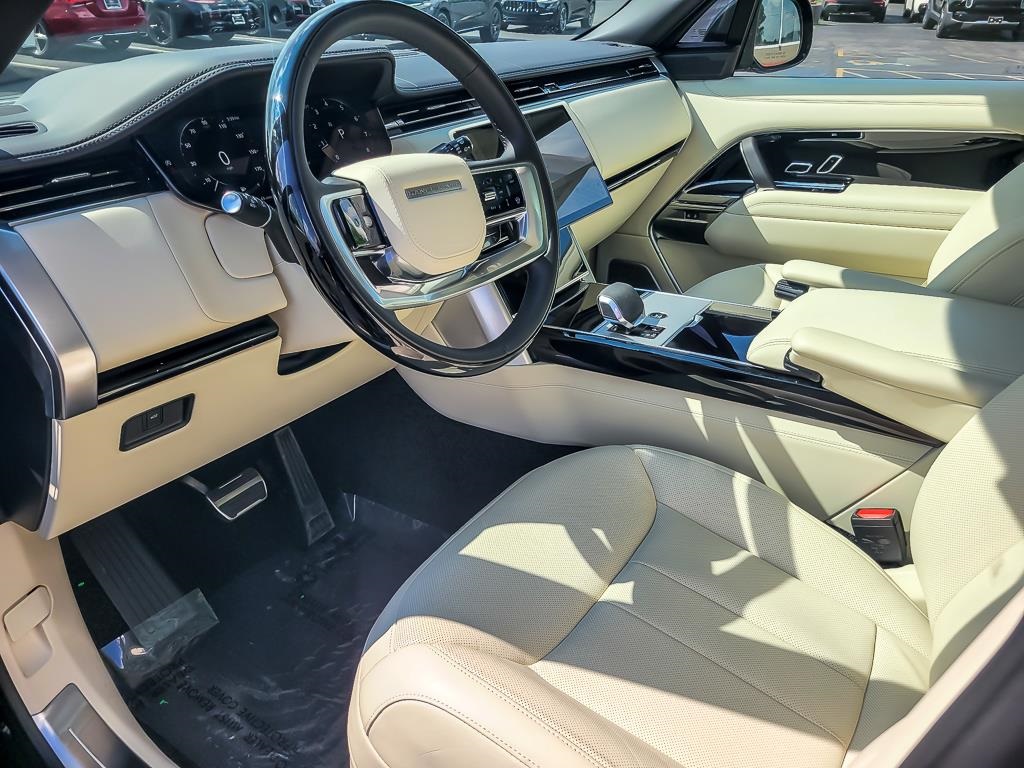 2025 Land Rover Range Rover Autobiography photo 9