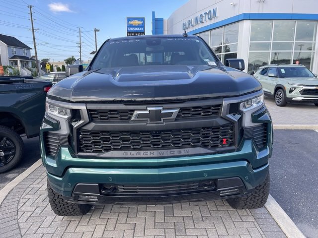 2025 Chevrolet Silverado 1500 RST photo 2