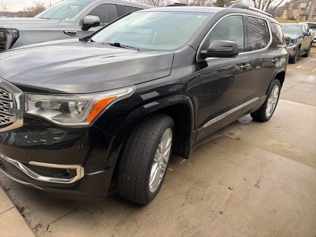 2019 GMC Acadia Denali's photo