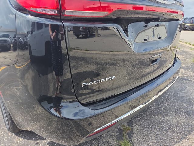 2026 Chrysler Pacifica photo 33