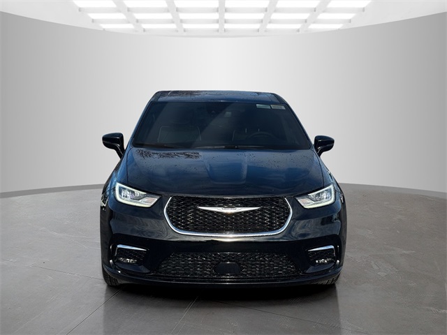 2026 Chrysler Pacifica Limited photo 2