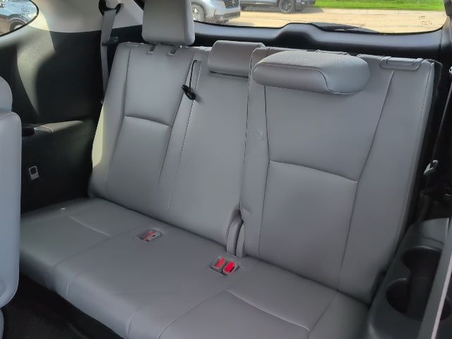 2021 Toyota Highlander Platinum photo 4