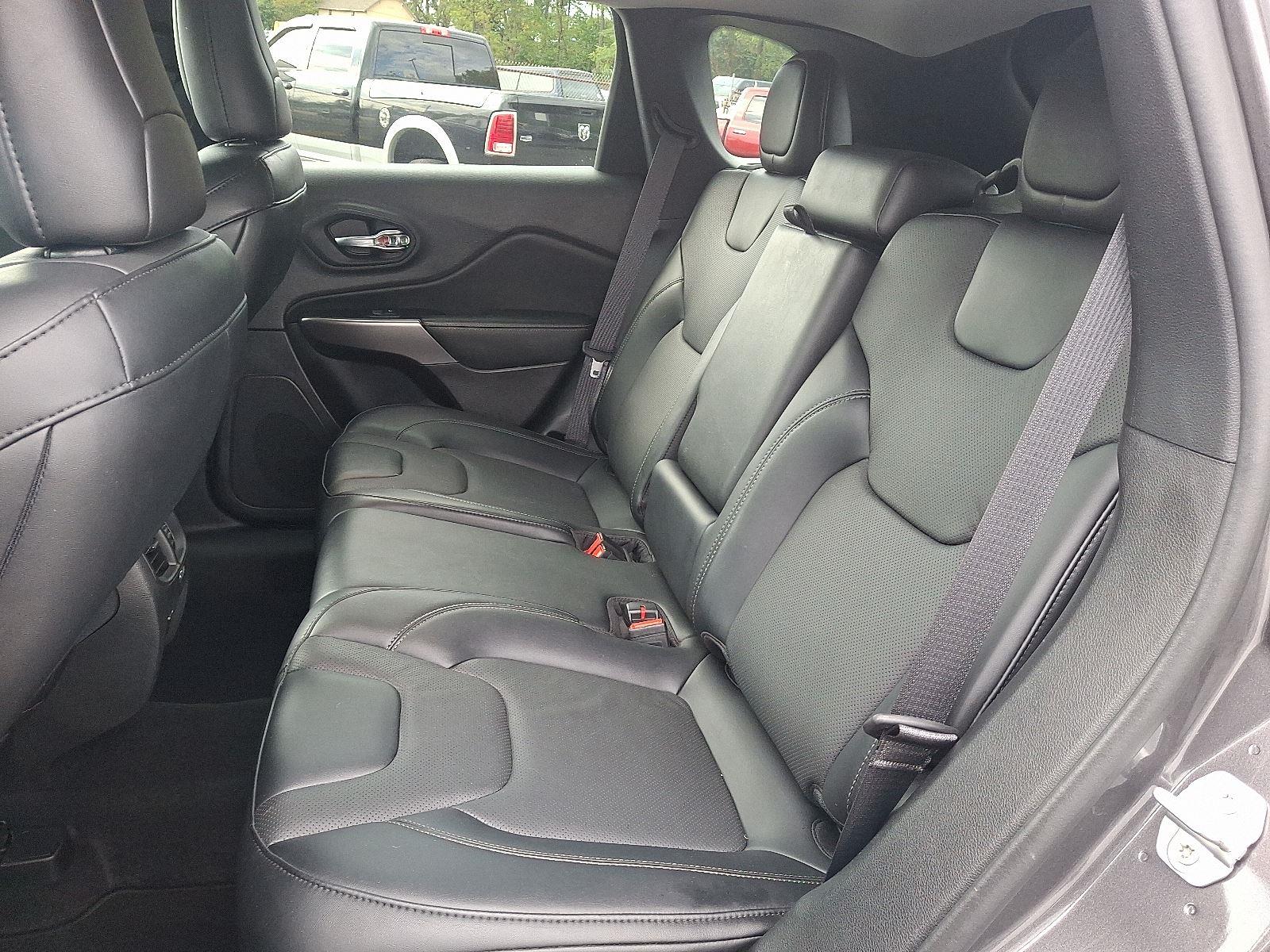 2022 Jeep Cherokee Latitude Lux photo 11