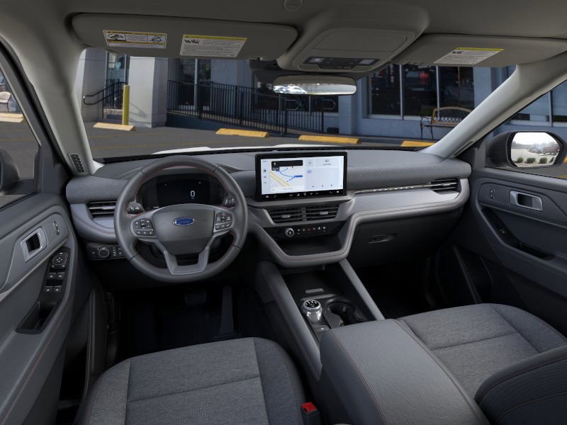 2025 Ford Explorer photo 7