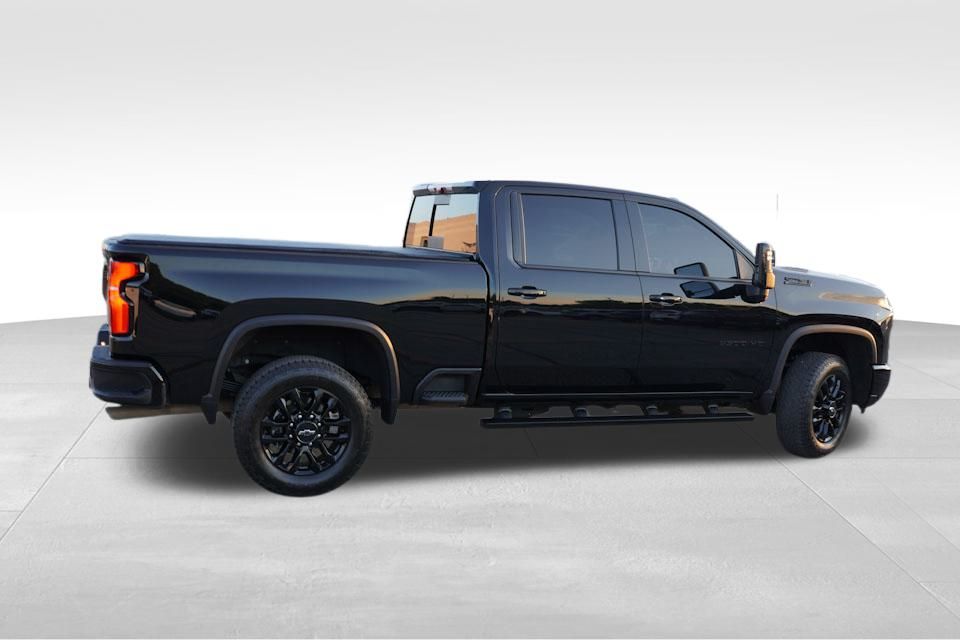 2025 Chevrolet Silverado 3500HD LTZ Trail Boss photo 4