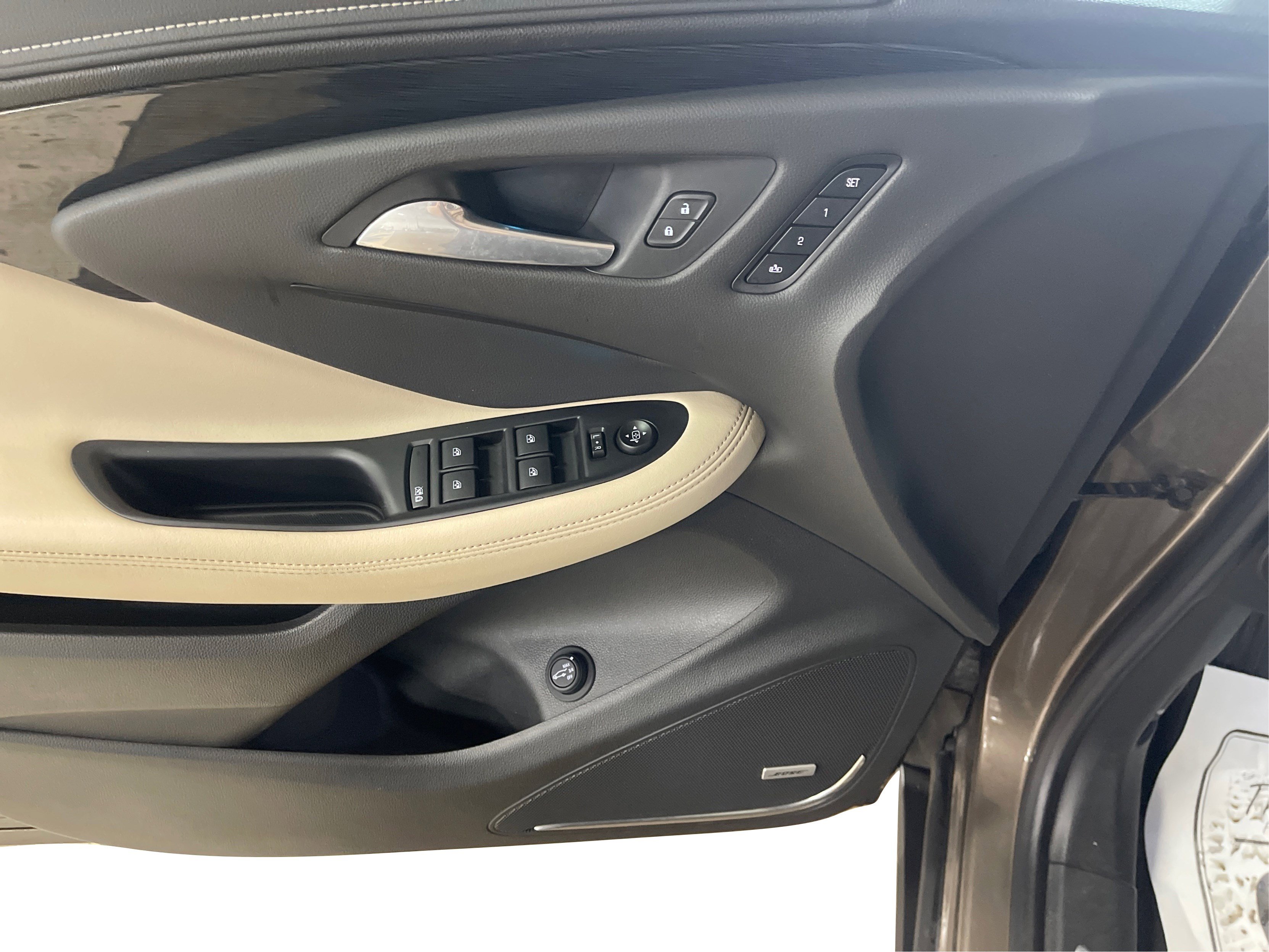2017 Buick Envision Premium I photo 18