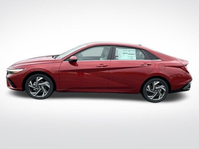 2025 Hyundai Elantra Limited photo 2